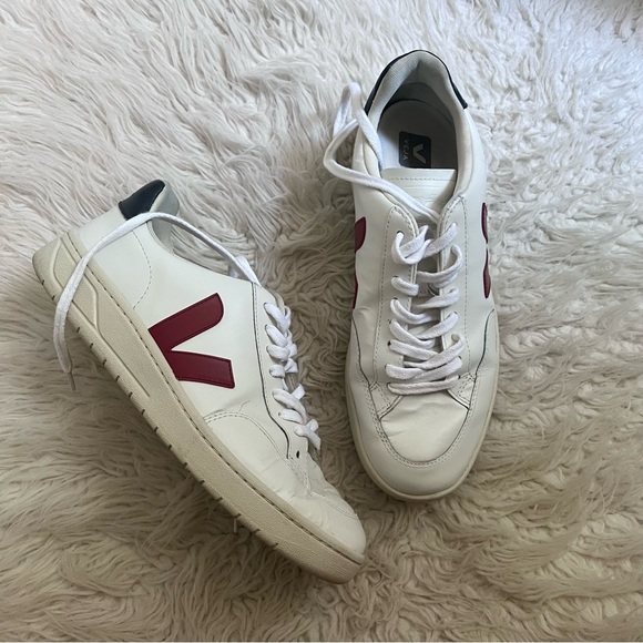 Veja Shoes - Veja V-10 Sneakers